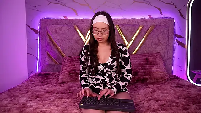 natasha vesper online show from 10/29/25, 12:07