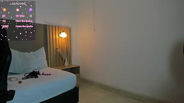 caroline 00403  online show from 09/30/25, 07:08