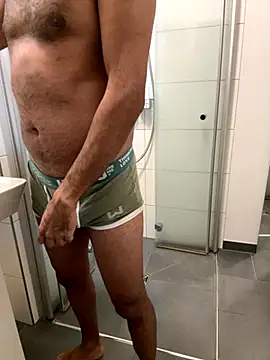 Moan King online show from 10/14/25, 05:47