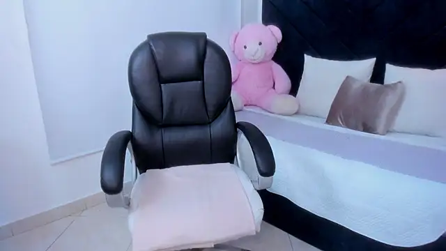 kate lua online show from 11/25/25, 11:43