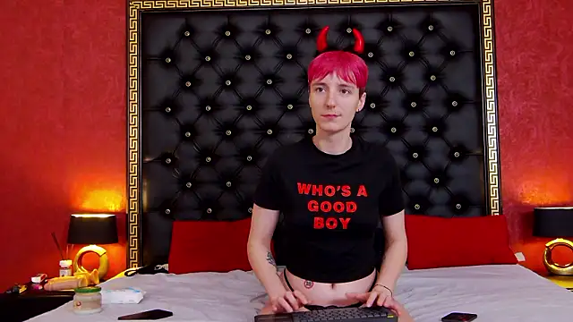 Luna Devil  online show from 02/12/26, 08:37