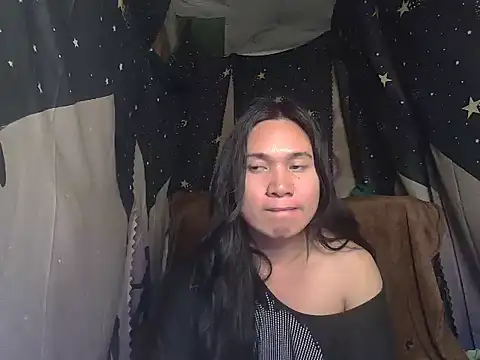 Snapshot of Reynalda26 chatting on 09/19/25, 03:45 Reynalda26 online show from 09/19/25, 03:45