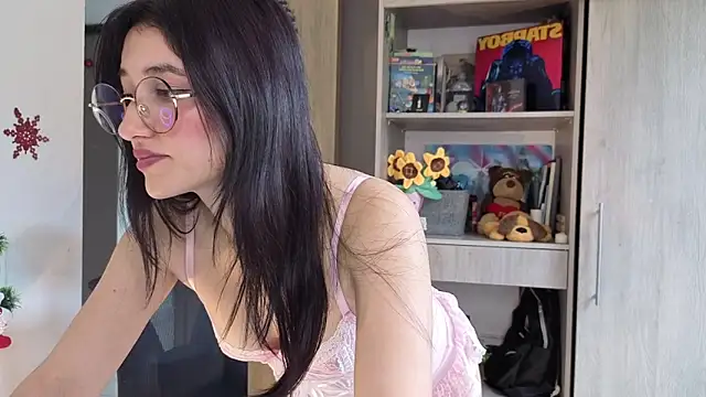 Snapshot of AlessandraLB chatting on 12/22/25, 07:22 AlessandraLB online show from 12/22/25, 07:22