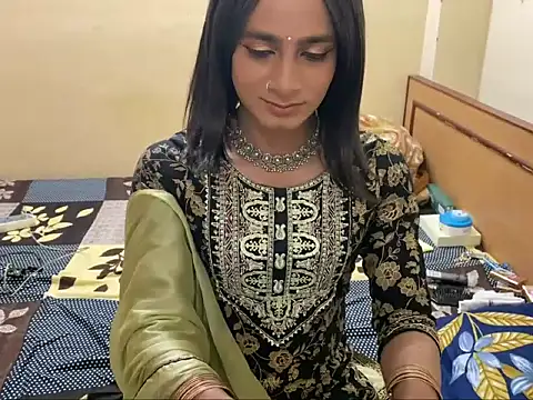 LuvLayla online show from 02/11/26, 04:45