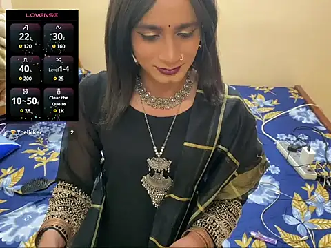 Snapshot of LuvLayla chatting on 04/09/26, 11:32 LuvLayla online show from 04/09/26, 11:32