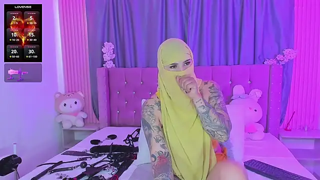 Nayla-Mouna online show from 02/27/26, 07:36