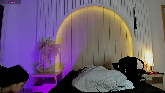 ALICESANDOVAL online show from 04/15/26, 11:39