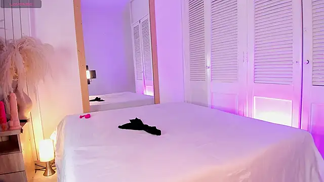 ALICESANDOVAL online show from 04/17/26, 11:57