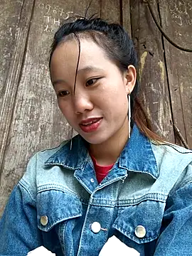 liu-liusexy online show from 10/31/25, 06:47