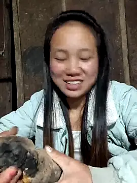 liu-liusexy online show from 12/15/25, 01:59