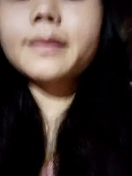 Snapshot of omiu-baby chatting on 04/26/26, 02:20 omiu-baby online show from 04/26/26, 02:20