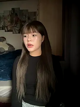 SarahBeii online show from 11/16/25, 03:23