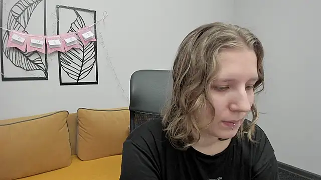 Hailey Foxy online show from 02/13/26, 12:01