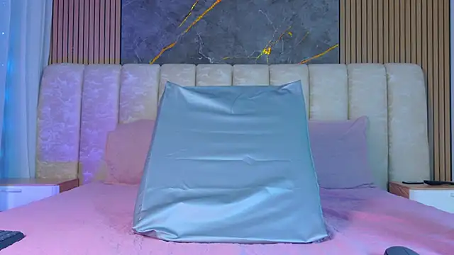 mia scot online show from 02/05/26, 11:59