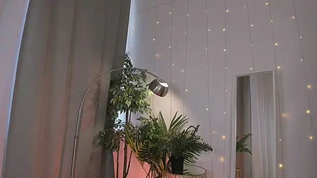 Lina Glow online show from 04/01/26, 06:47