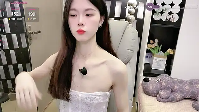 Yueyue-MM online show from 04/10/26, 12:49