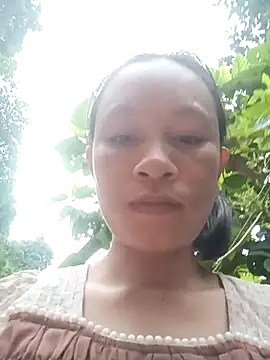 Snapshot of simi-lucy chatting on 10/03/25, 01:02 simi-lucy online show from 10/03/25, 01:02