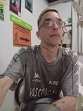 dinho carioca online show from 04/11/26, 03:27