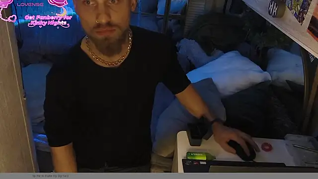 JuliCarl online show from 04/26/26, 12:08