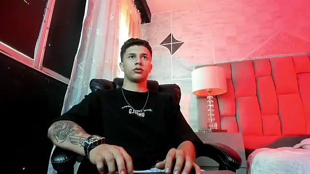 liaamsmiith  online show from 03/03/26, 12:22