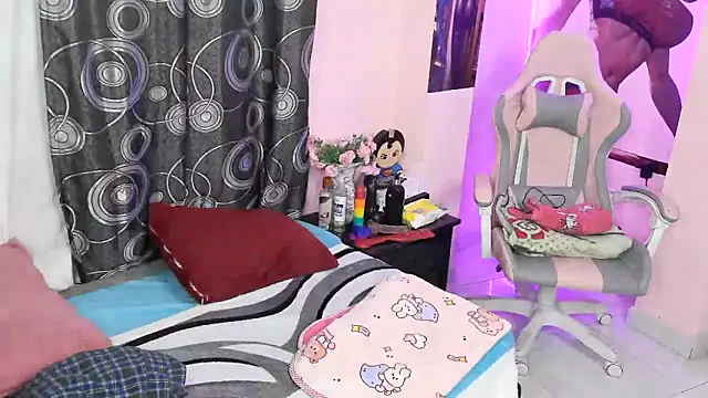 Zulema R1 online show from 02/20/26, 03:03