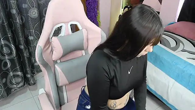 Zulema R1 online show from 04/20/26, 08:54