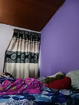 Snapshot of Zulema_R1 chatting on 06/18/26, 10:58 Zulema R1 online show from 06/18/26, 10:58