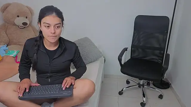 valerihouse online show from 10/29/25, 01:08