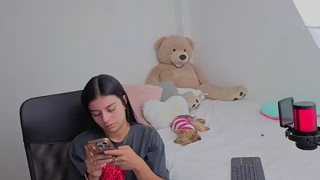 valerihouse online show from 03/01/26, 01:51