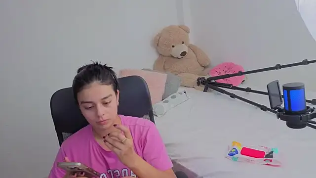 valerihouse online show from 04/10/26, 01:33