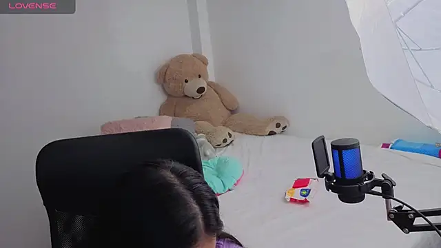 valerihouse online show from 04/17/26, 01:30