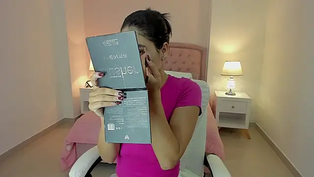 Scarlett 12 online show from 03/09/26, 12:20