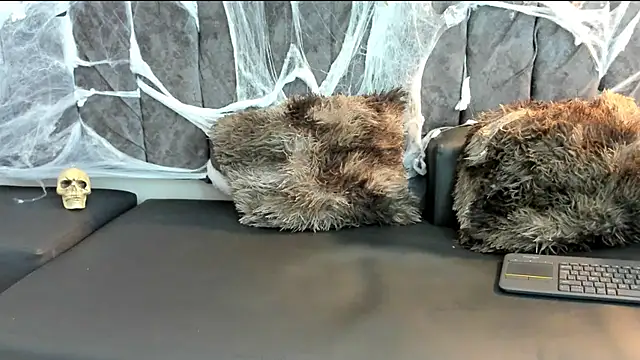 Snapshot of Rowan_Mills chatting on 10/13/25, 08:42 Rowan Mills online show from 10/13/25, 08:42