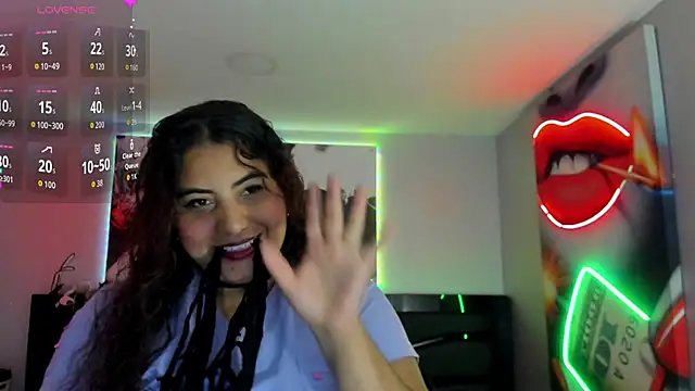 Snapshot of Sara_Bdsm_ chatting on 05/16/26, 12:04 Sara Bdsm online show from 05/16/26, 12:04