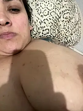 bruna438 online show from 09/09/25, 04:45