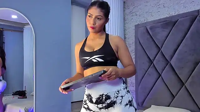 AyshelCooper  online show from 09/28/25, 12:10