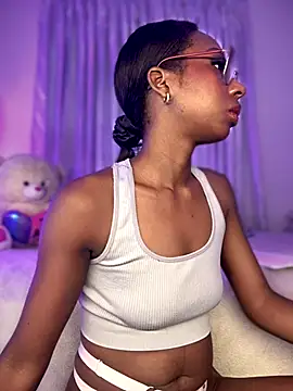 AmyRoss 1 online show from 11/20/25, 01:00