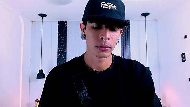 Franvill Trato online show from 11/10/25, 07:13