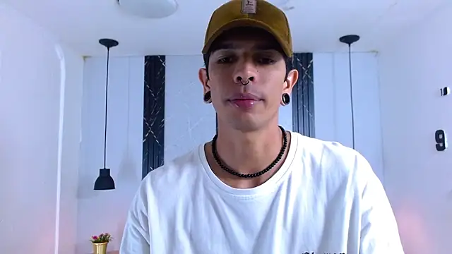 Franvill Trato online show from 11/28/25, 06:54