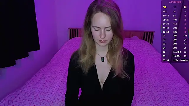 Snapshot of LyraHotty chatting on 03/27/26, 09:14 LyraHotty online show from 03/27/26, 09:14