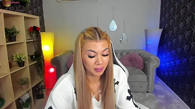 xPuka online show from 12/04/25, 06:16