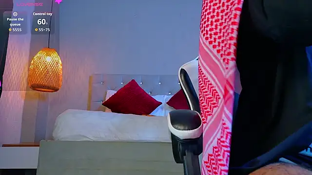 Thaiel Fosteer online show from 11/10/25, 07:07