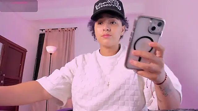 LiaaMoretzz online show from 01/17/26, 04:06