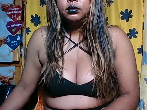 Snapshot of SEXY_METISE chatting on 06/16/26, 01:52 SEXY METISE online show from 06/16/26, 01:52
