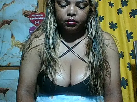 Snapshot of SEXY_METISE chatting on 07/22/26, 01:41 SEXY METISE online show from 07/22/26, 01:41