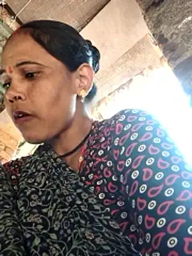 Snapshot of Pooja750 chatting on 01/16/26, 06:28 Pooja750 online show from 01/16/26, 06:28