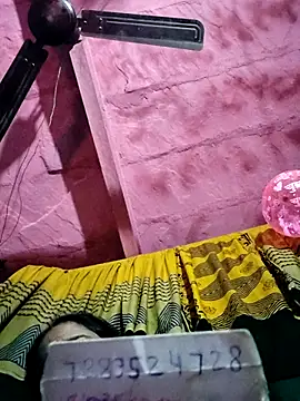 Snapshot of Pooja750 chatting on 01/18/26, 09:51 Pooja750 online show from 01/18/26, 09:51