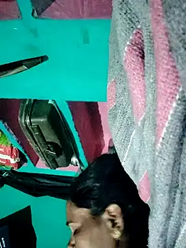 Snapshot of Pooja750 chatting on 02/24/26, 04:27 Pooja750 online show from 02/24/26, 04:27