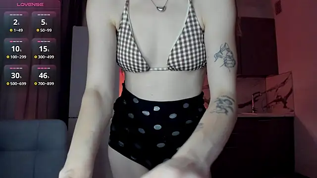 Snapshot of Miriamleroy_ chatting on 10/09/25, 10:52 Miriamleroy online show from 10/09/25, 10:52