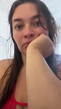 Snapshot of sarahreyess_11 chatting on 11/14/25, 01:43 sarahreyess 11 online show from 11/14/25, 01:43